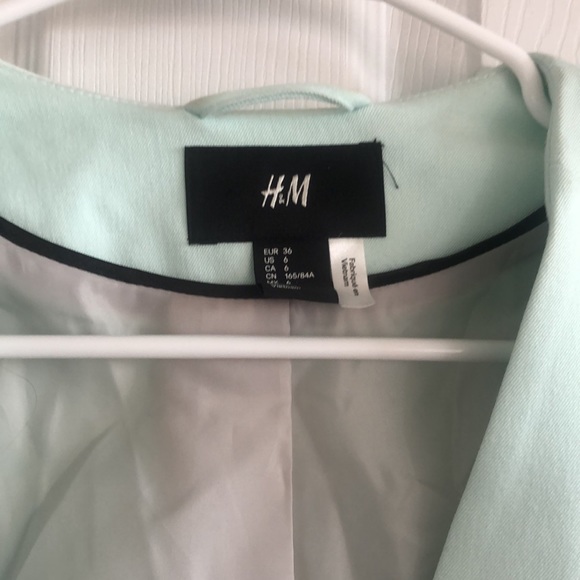 H&M blazer in size 6 - Picture 2 of 5